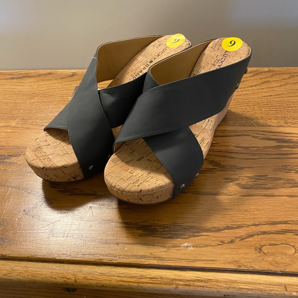 Lucky Brand wedge